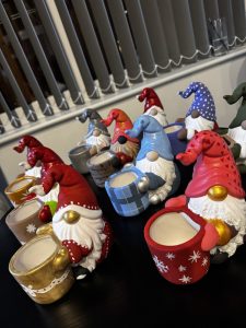 Krafty Ceramics, ceramic parties Westbury, Trowbridge, Warminster, Frome, Bradford-on-Avon, Bristol, Bath, ceramic painting parties, hen do, corporate events, pottery painting party