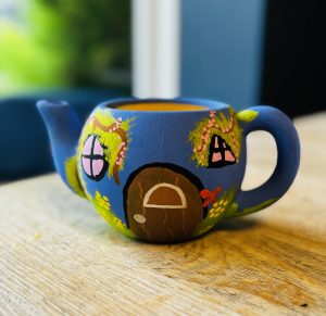 Krafty Ceramics, ceramic parties Westbury, Trowbridge, Warminster, Frome, Bradford-on-Avon, Bristol, Bath, ceramic painting parties, hen do, corporate events, pottery painting party