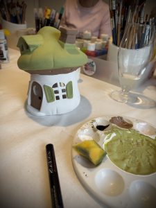 Krafty Ceramics, ceramic parties Westbury, Trowbridge, Warminster, Frome, Bradford-on-Avon, Bristol, Bath, ceramic painting parties, hen do, corporate events, pottery painting party