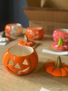 Krafty Ceramics, ceramic parties Westbury, Trowbridge, Warminster, Frome, Bradford-on-Avon, Bristol, Bath, ceramic painting parties, hen do, corporate events, pottery painting party