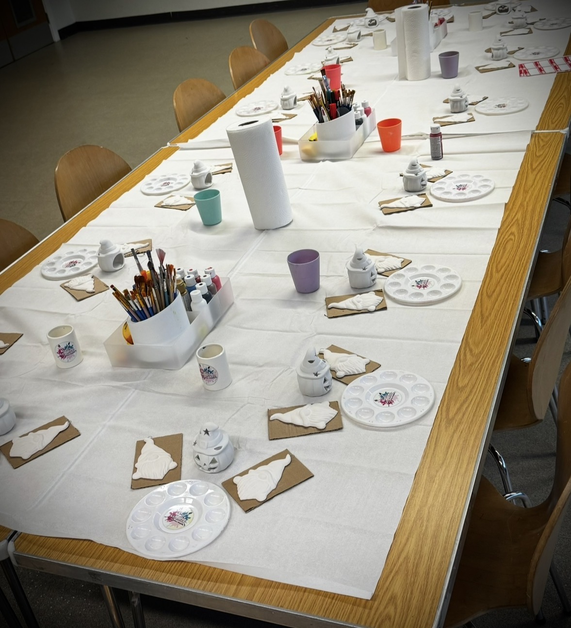 Krafty Ceramics, ceramic parties Westbury, Trowbridge, Warminster, Frome, Bradford-on-Avon, Bristol, Bath, ceramic painting parties, hen do, corporate events, pottery painting party